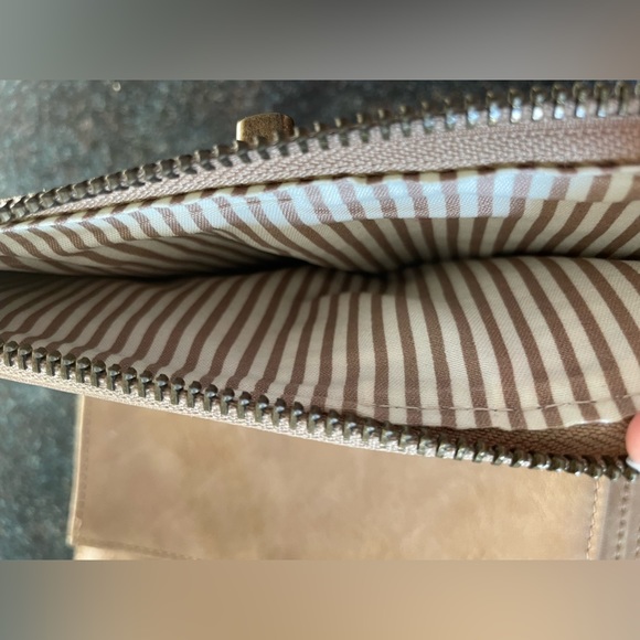 Tan Wallet - Picture 3 of 4